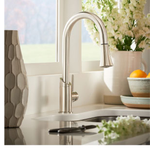 FRESNO PULL-DOWN KITCHEN FAUCET